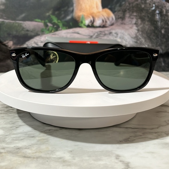 RAY-BAN SUNGLASSES. NEW WITH CASE AND BOX. MADE IN ITALY - Picture 5 of 16